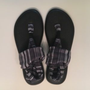 Sanuk yoga mat sling back sandals. Size 7